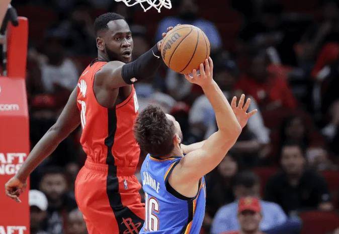 乐动体育-关于国内篮球职业联赛峰回路转,球员战绩状况迎刃而解的信息